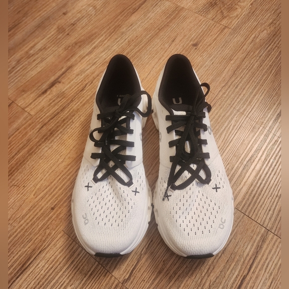 Size 10 Women's On Cloud X4 Running Shoes - Picture 10 of 12